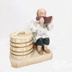 Скульптура «Старик у колодца»